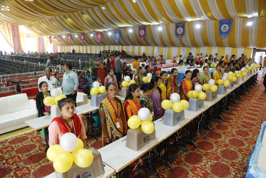 Sewing Machine Distribution@ Gokuldham (1)